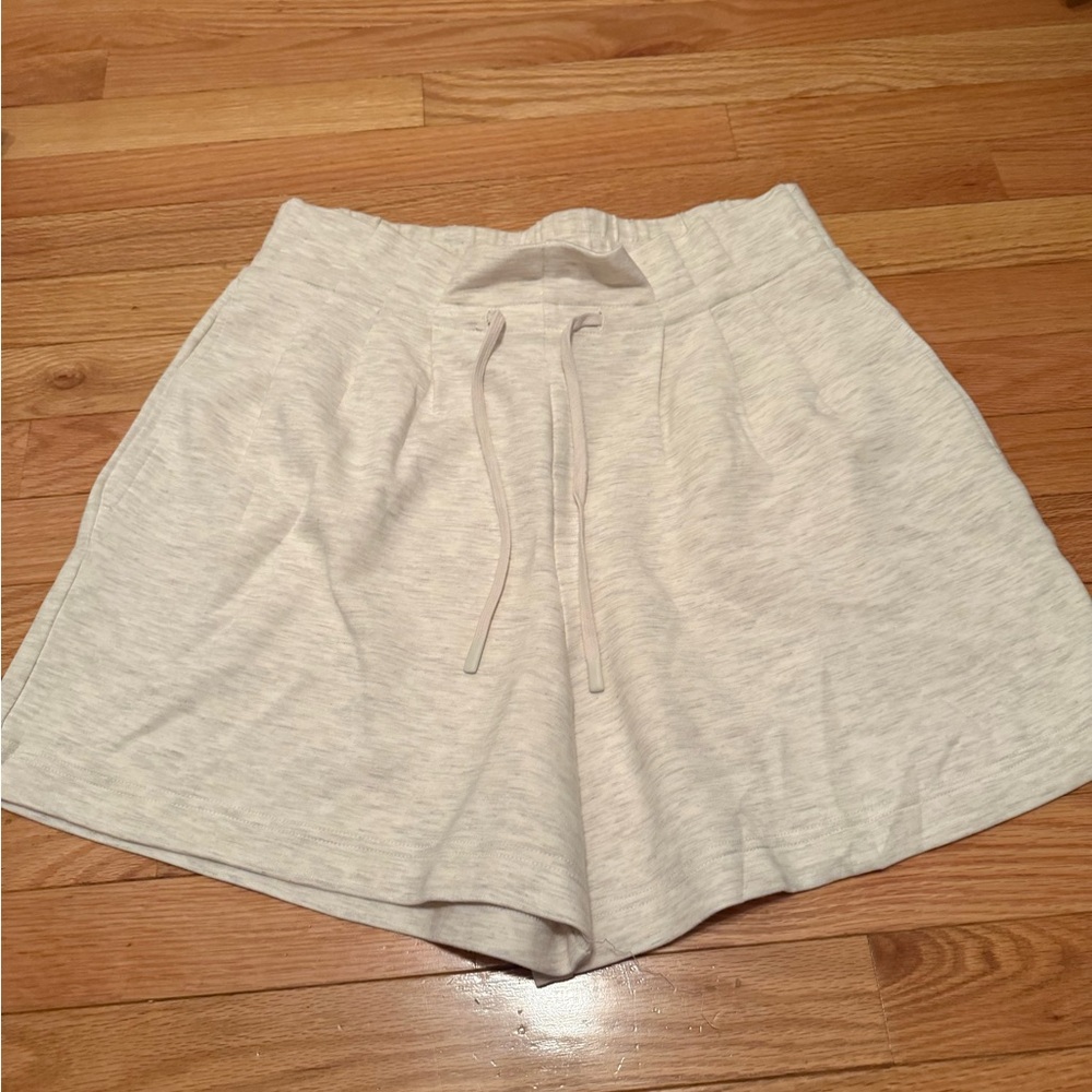 Varley Gray Athletic Shorts with Elastic Waistband and Drawstring